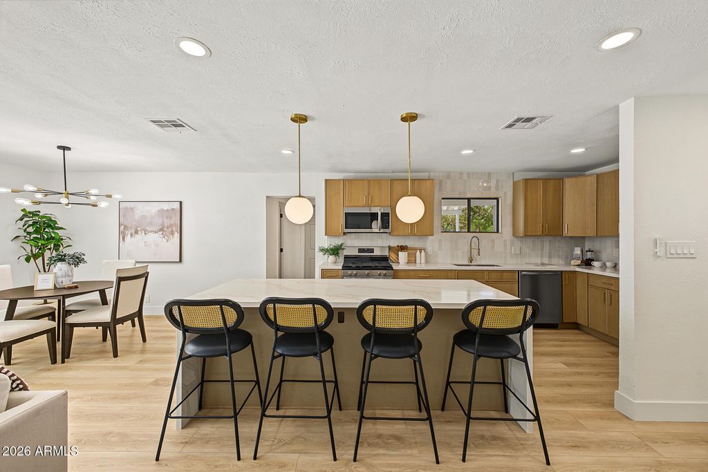 1330 E CATALINA Drive, Phoenix, AZ 85014 — photo 3