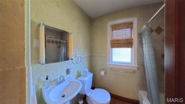 317 Roosevelt Street, Lebanon, IL 62254