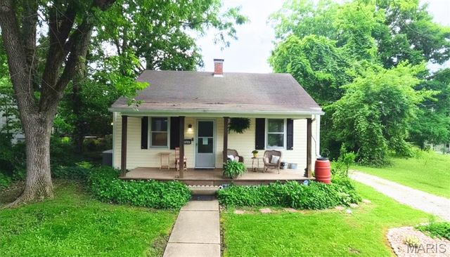 317 Roosevelt Street, Lebanon, IL 62254