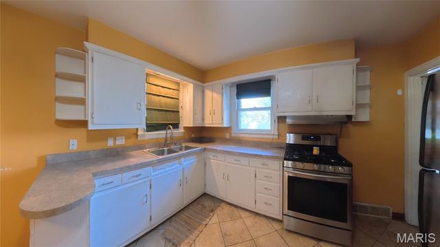 317 Roosevelt Street, Lebanon, IL 62254