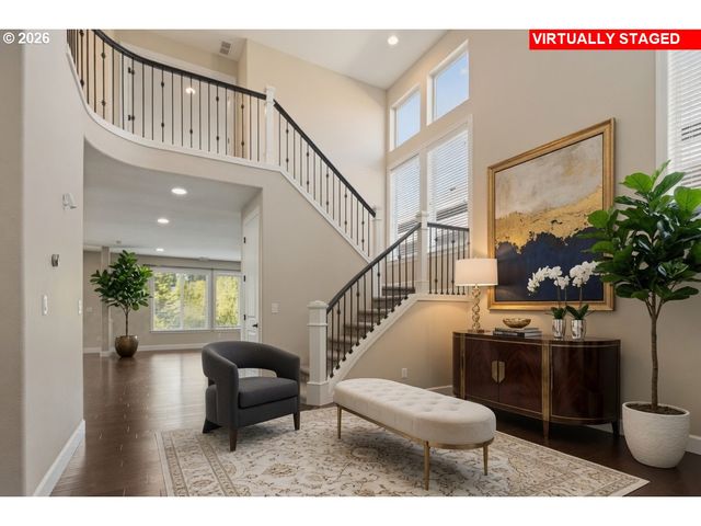 5832 Nw BANNISTER Dr, Portland, OR 97229
