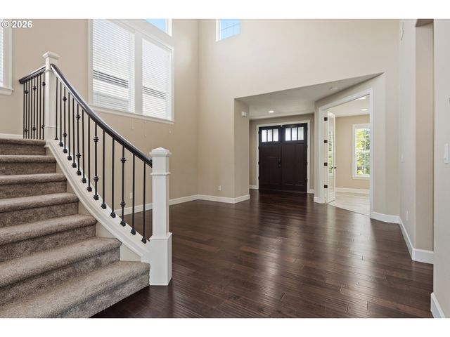 5832 Nw BANNISTER Dr, Portland, OR 97229