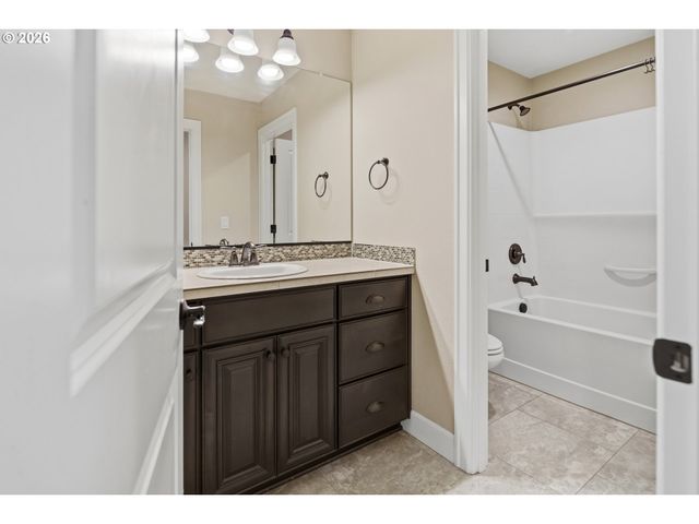 5832 Nw BANNISTER Dr, Portland, OR 97229