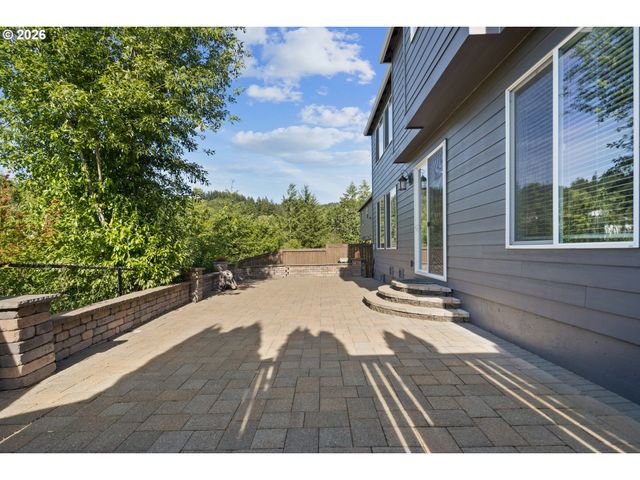 5832 Nw BANNISTER Dr, Portland, OR 97229