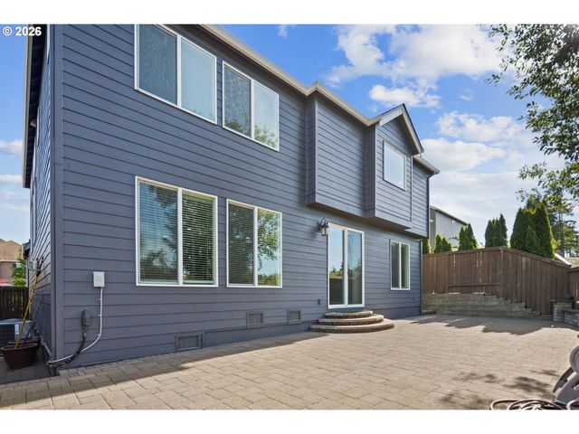 5832 Nw BANNISTER Dr, Portland, OR 97229