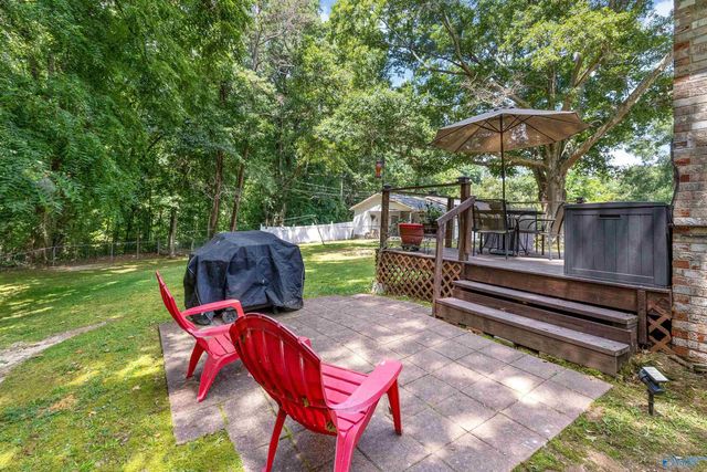 1902 Woodview Circle SW, Hartselle, AL 35640