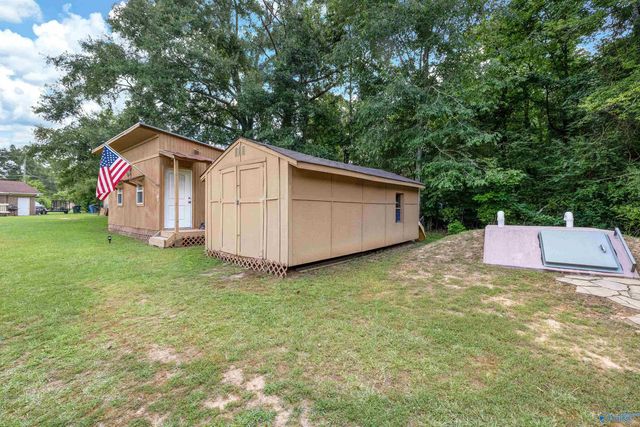 1902 Woodview Circle SW, Hartselle, AL 35640