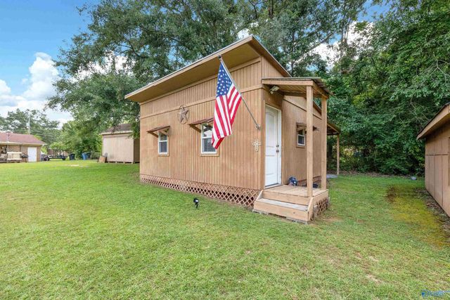 1902 Woodview Circle SW, Hartselle, AL 35640