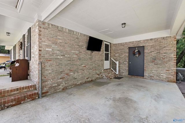 1902 Woodview Circle SW, Hartselle, AL 35640