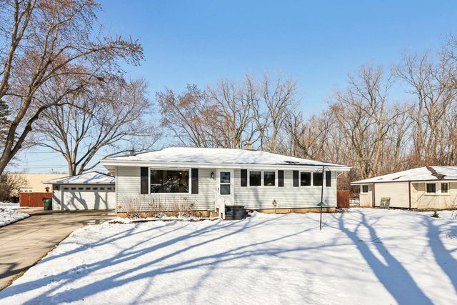 6751 S 111th STREET, Franklin, WI 53132