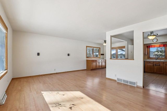 6751 S 111th STREET, Franklin, WI 53132