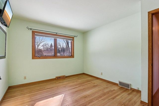 6751 S 111th STREET, Franklin, WI 53132