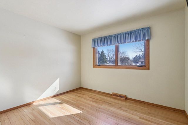 6751 S 111th STREET, Franklin, WI 53132