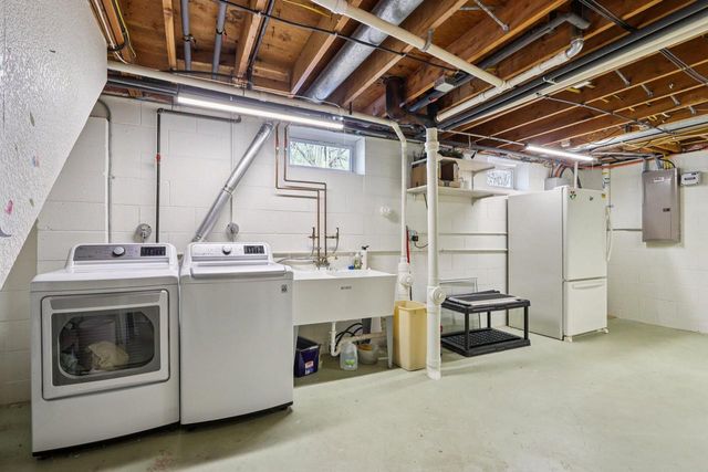 6751 S 111th STREET, Franklin, WI 53132