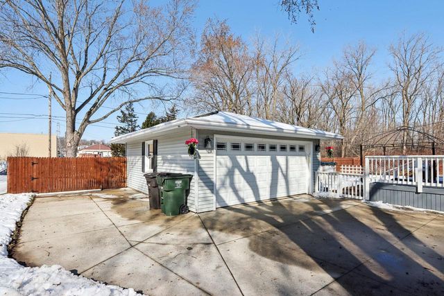 6751 S 111th STREET, Franklin, WI 53132