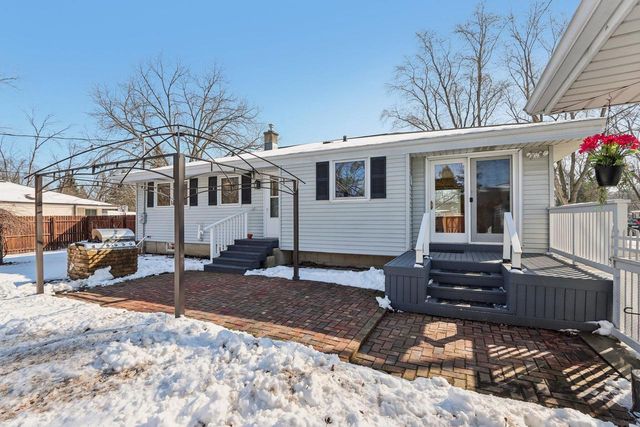 6751 S 111th STREET, Franklin, WI 53132