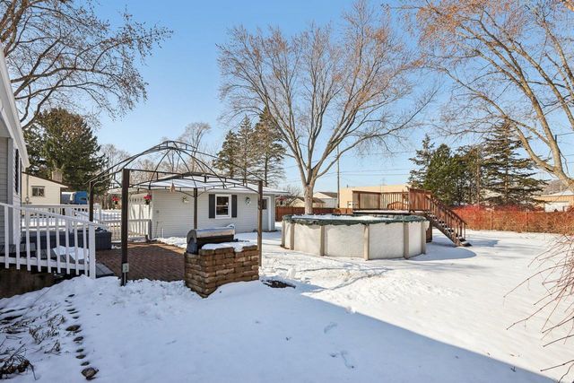 6751 S 111th STREET, Franklin, WI 53132