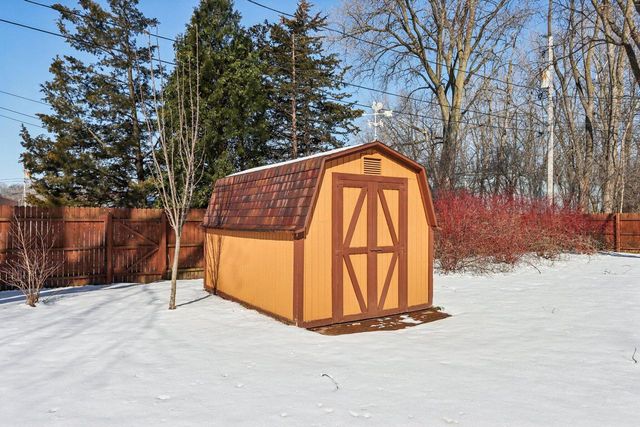 6751 S 111th STREET, Franklin, WI 53132