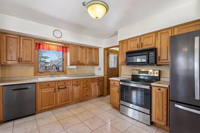 6751 S 111th STREET, Franklin, WI 53132