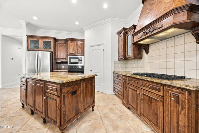1910 Heaton Street, Bakersfield, CA 93311