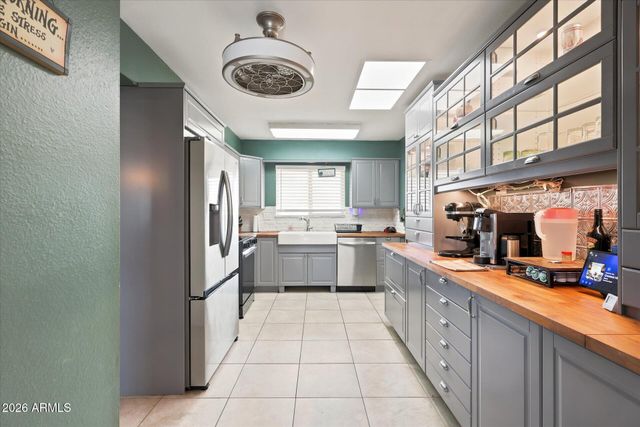 11016 W MEADE Drive, Sun City, AZ 85351