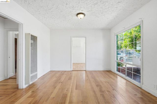5465 Holland St, Oakland, CA 94601