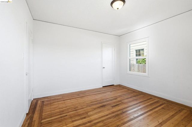 5465 Holland St, Oakland, CA 94601