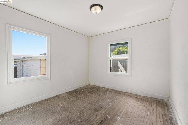 5465 Holland St, Oakland, CA 94601
