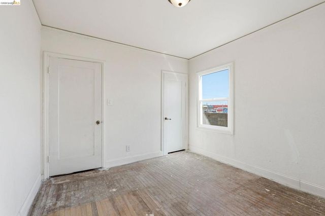 5465 Holland St, Oakland, CA 94601