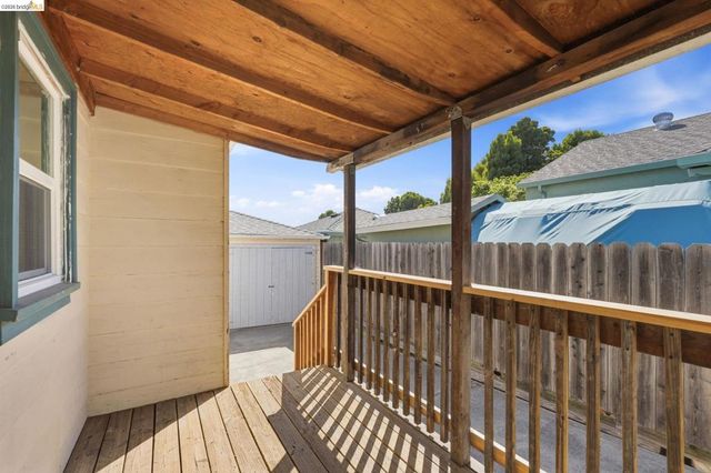 5465 Holland St, Oakland, CA 94601