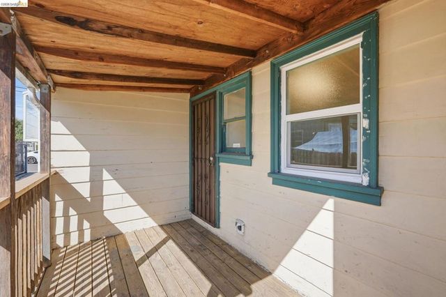 5465 Holland St, Oakland, CA 94601