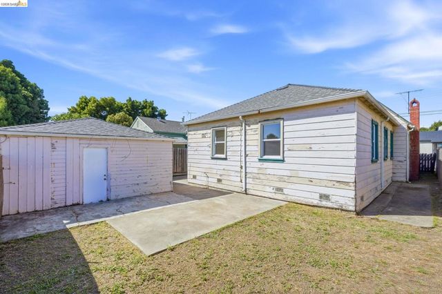 5465 Holland St, Oakland, CA 94601
