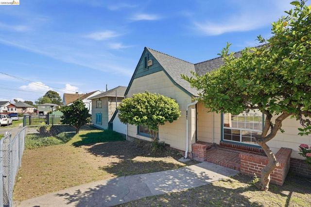 5465 Holland St, Oakland, CA 94601