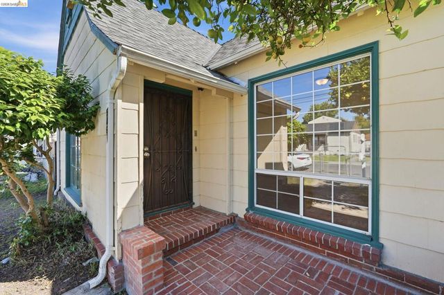 5465 Holland St, Oakland, CA 94601