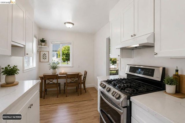 5465 Holland St, Oakland, CA 94601