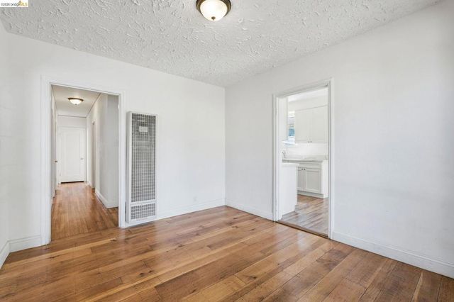 5465 Holland St, Oakland, CA 94601