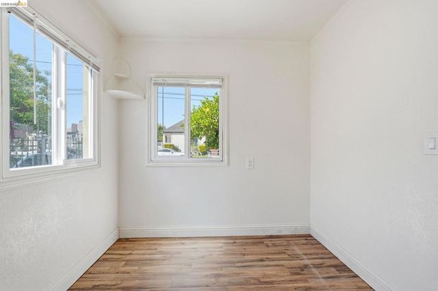 5465 Holland St, Oakland, CA 94601