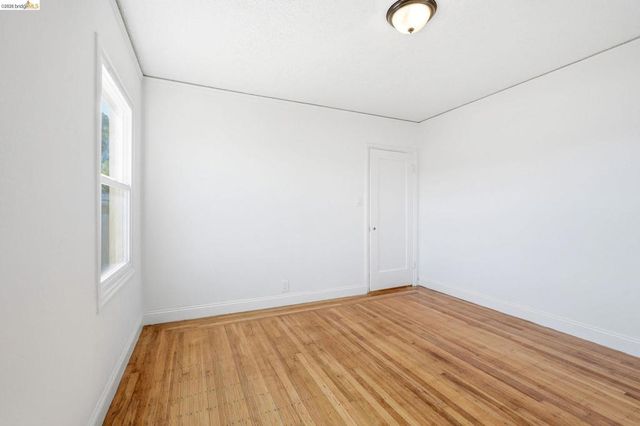 5465 Holland St, Oakland, CA 94601