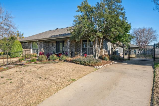 1118 Berkshire Court, Trophy Club, TX 76262