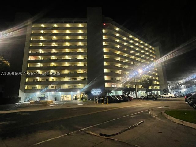 7904 W West Dr 1010, North Bay Village, FL 33141
