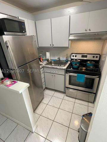 7904 W West Dr 1010, North Bay Village, FL 33141