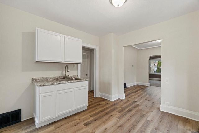 4035 N 15th STREET, Milwaukee, WI 53209