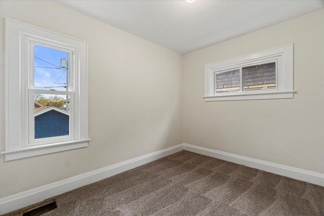 4035 N 15th STREET, Milwaukee, WI 53209