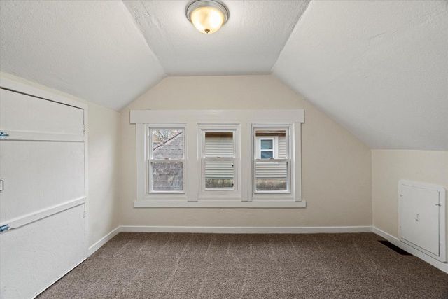 4035 N 15th STREET, Milwaukee, WI 53209