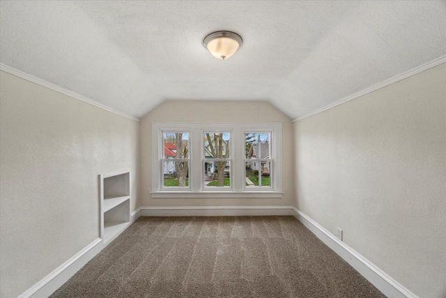 4035 N 15th STREET, Milwaukee, WI 53209