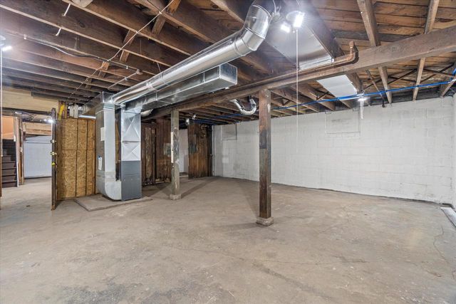 4035 N 15th STREET, Milwaukee, WI 53209