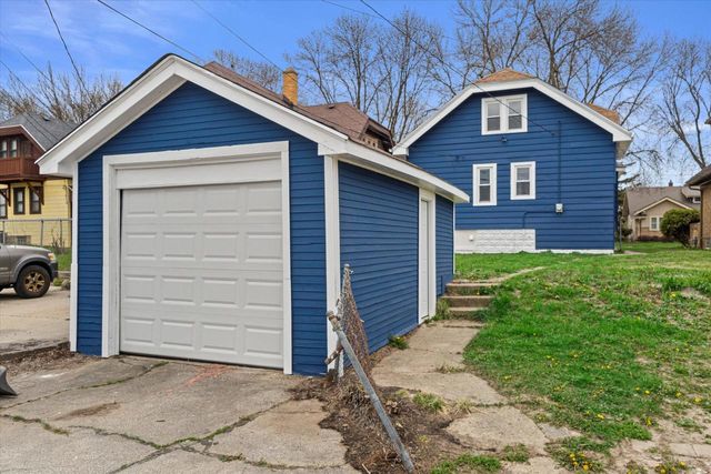 4035 N 15th STREET, Milwaukee, WI 53209
