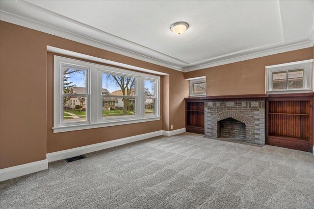 4035 N 15th STREET, Milwaukee, WI 53209