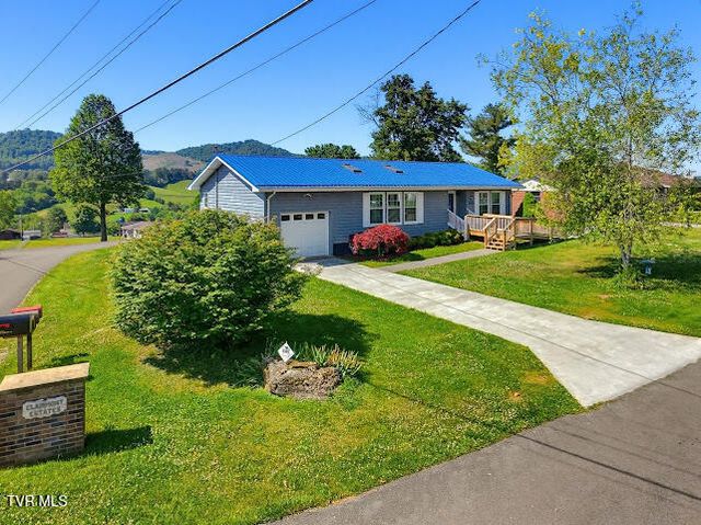 11 Hankins Lane, Castlewood, VA 24224