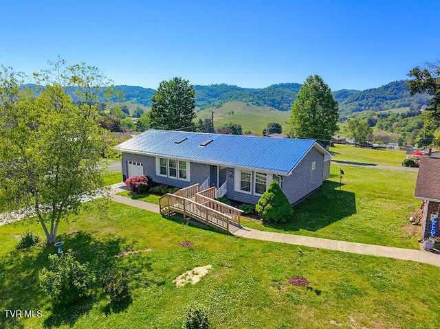 11 Hankins Lane, Castlewood, VA 24224